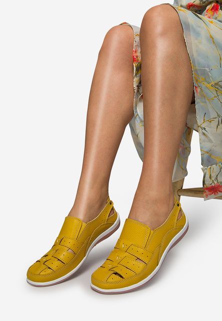 Arasia sárga bőr espadrilles fotója