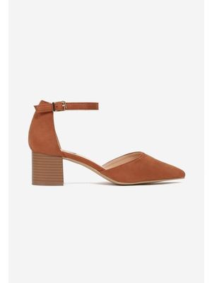 Cromada camel magassarkú cipők