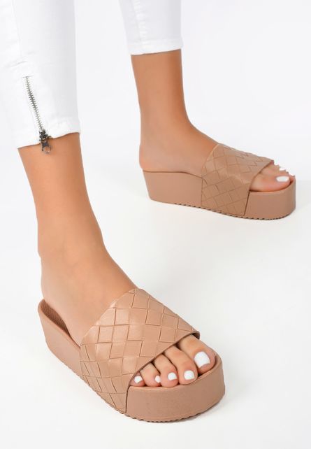 Giulia camel platform papucs fotója