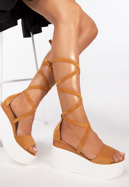 Karolina camel platform szandál fotója