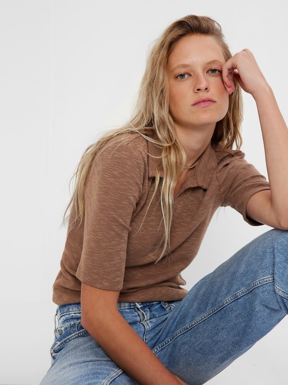 GAP Póló Barna << lejárt 7669763 70 << lejárt 1468634 10 fotója