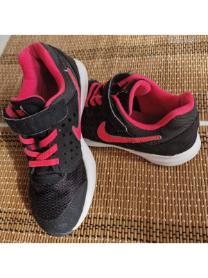 Nike cipő 33-as+ajándék Nike Air Max /34/ Minden 1Ft NMÁ << lejárt 894852