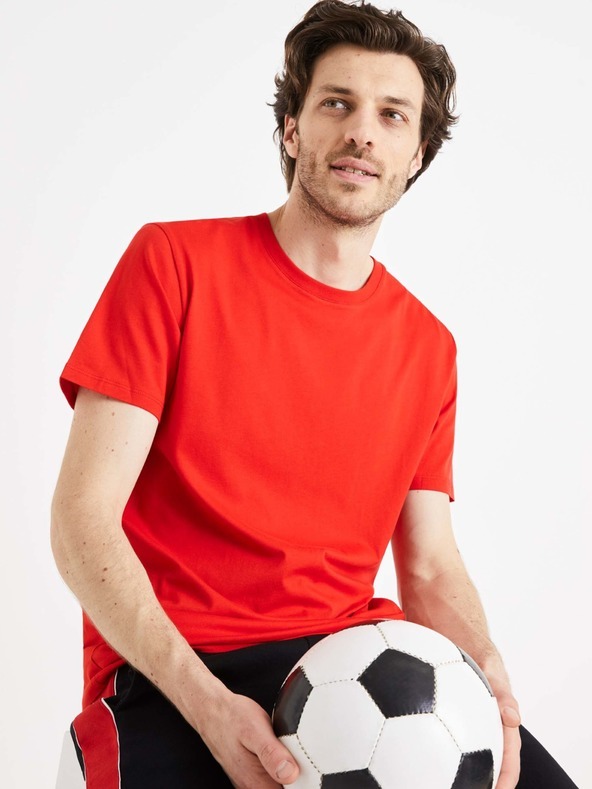 Celio Póló Piros << lejárt 3138702 80 fotója