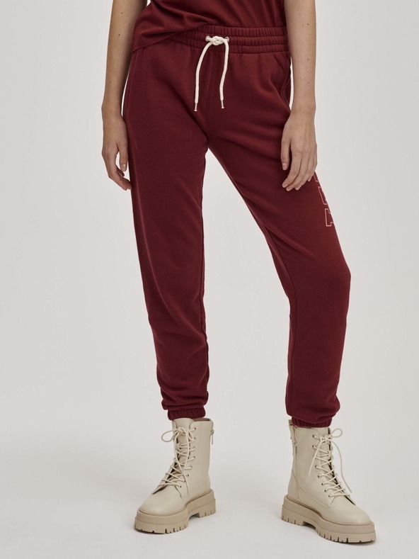 GAP Easy Melegítő nadrág Piros << lejárt 8024584 14 fotója