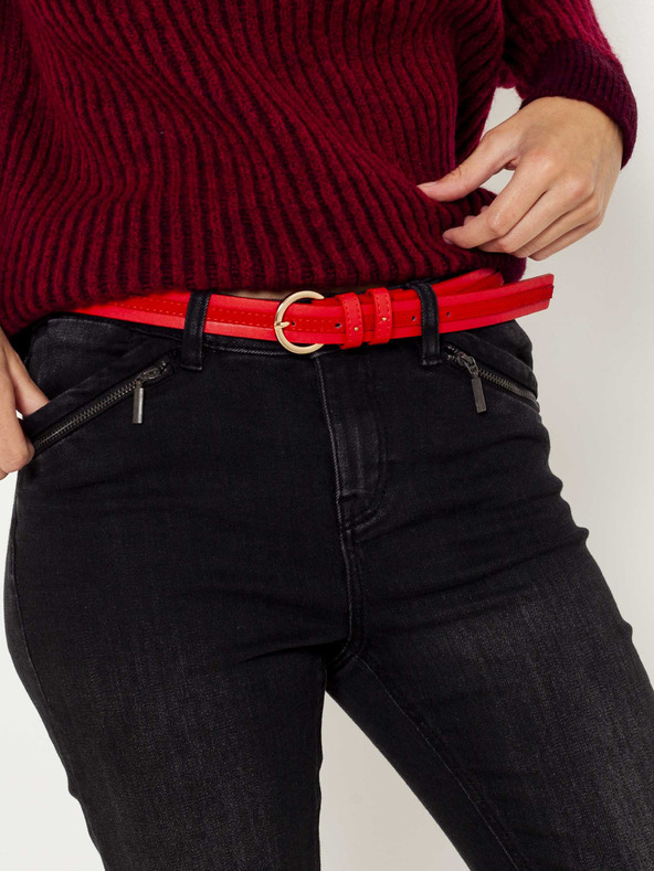 CAMAIEU Öv Piros fotója