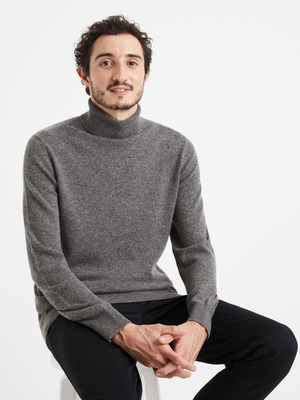 Celio Jehigh Garbó Szürke