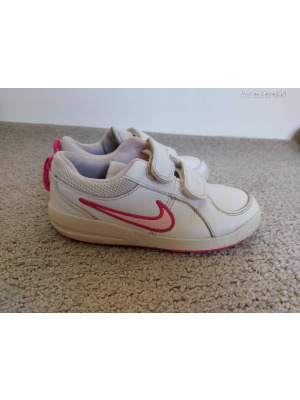 28,5-es kislány Nike tépőzáras cipő