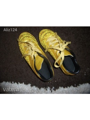 Gyermek stoplis foci cipő ELADÓ! 32-es méret (kínai gyártmány)