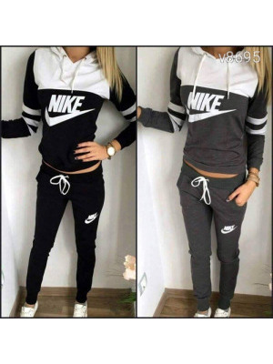 Nike női melegítő szabadidő S-es új