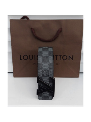 Louis Vuitton öv dísztasakkal