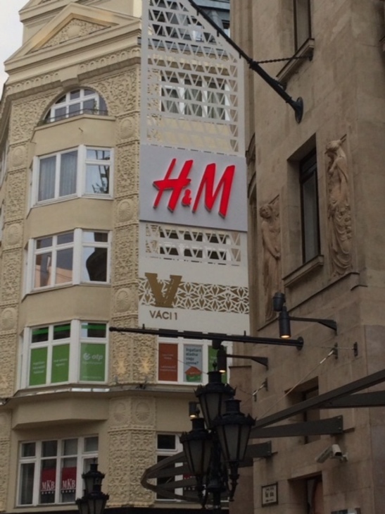 Megnyitotta eddigi legnagyobb üzletét Budapesten a H&M 1 kép